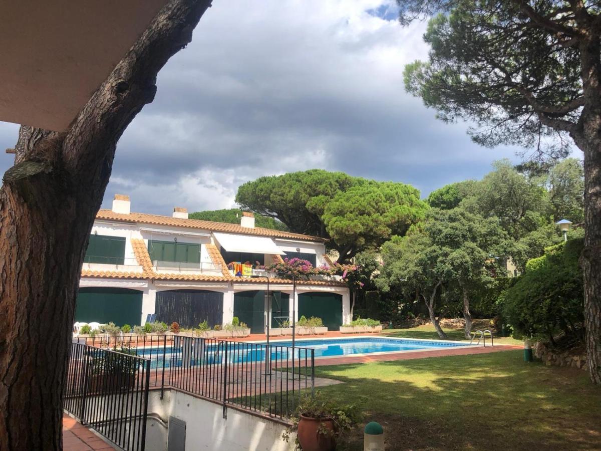 Espectacular Apartamento Con Piscina En Calella De Palafrugell Luaran gambar